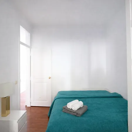 Apartment Campo De Ourique Portuguese 2-bedroom With Backyard
